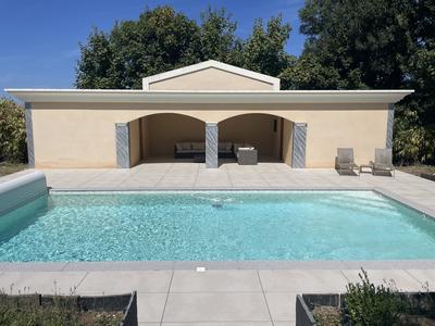 Maison - 240 m² - 6 pièces