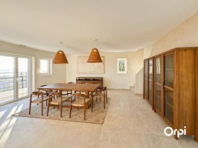 Villa - 230 m² - 6 pièces