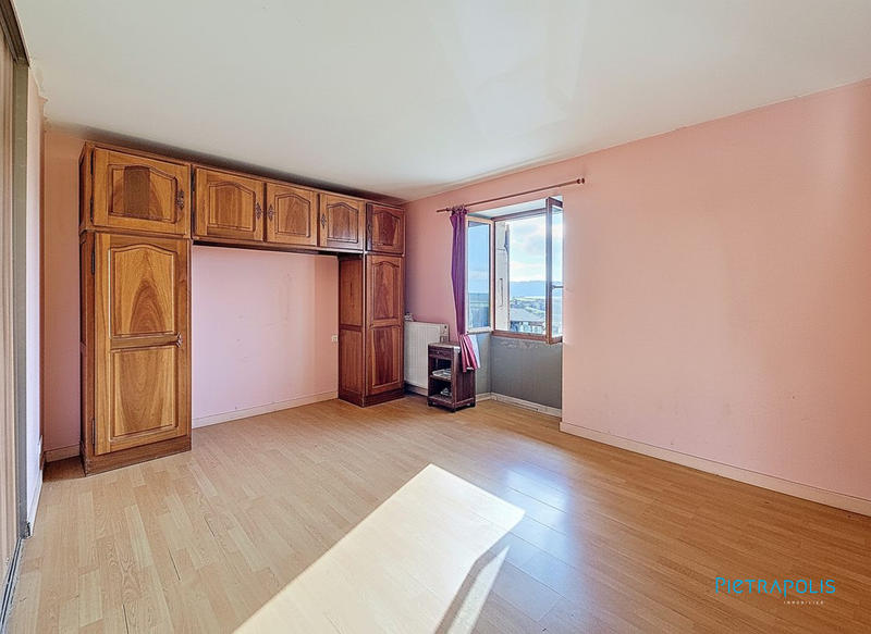 Maison - 195 m² - 7 pièces