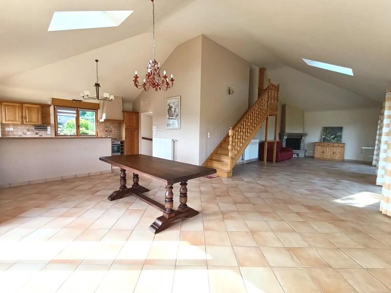 Maison - 163 m² - 8 pièces
