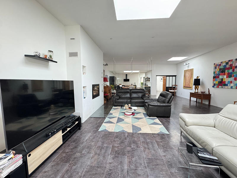 Maison - 308 m² - 9 pièces