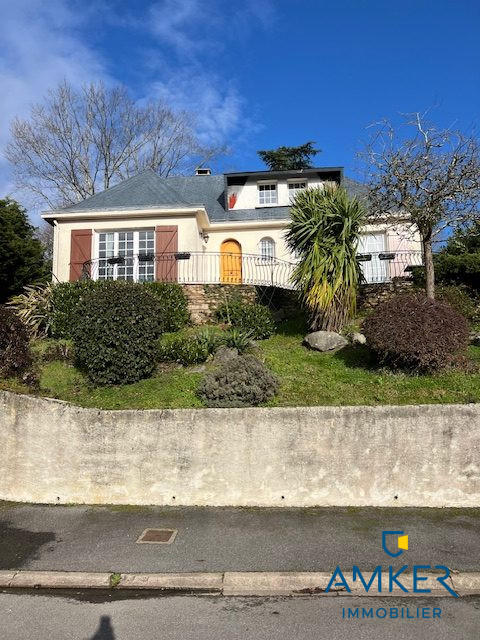 Maison traditionnelle - 87 m² - 4 pièces