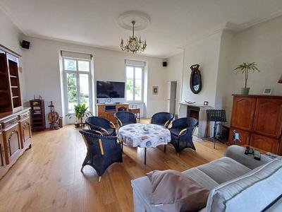 Maison - 400 m² - 14 pièces