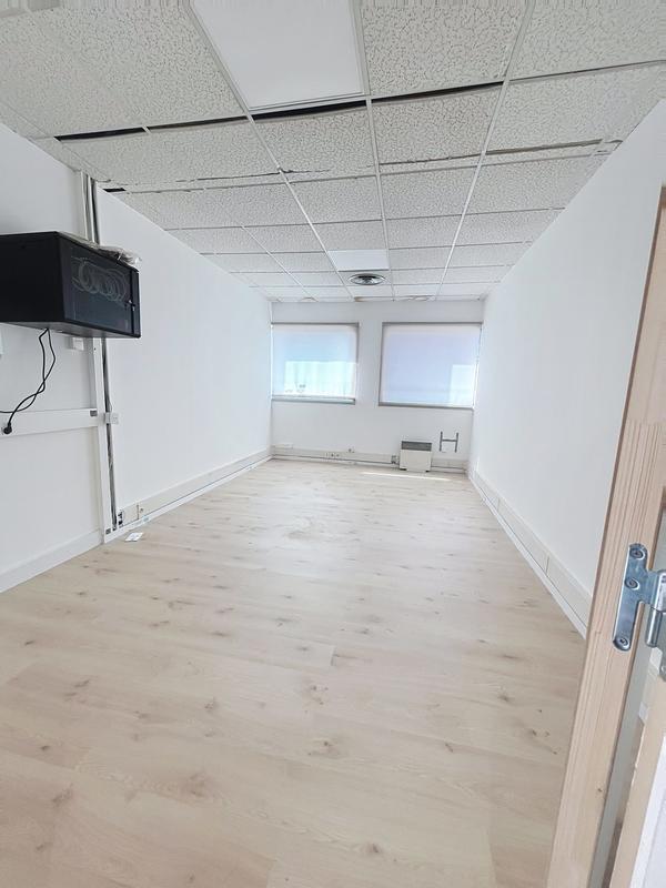 Bureau - 135 m² - 7 pièces