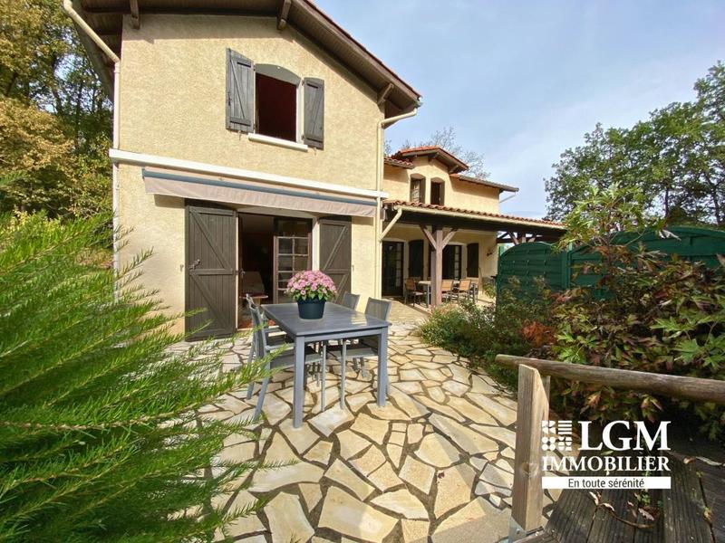 Maison - 193 m² - 7 pièces