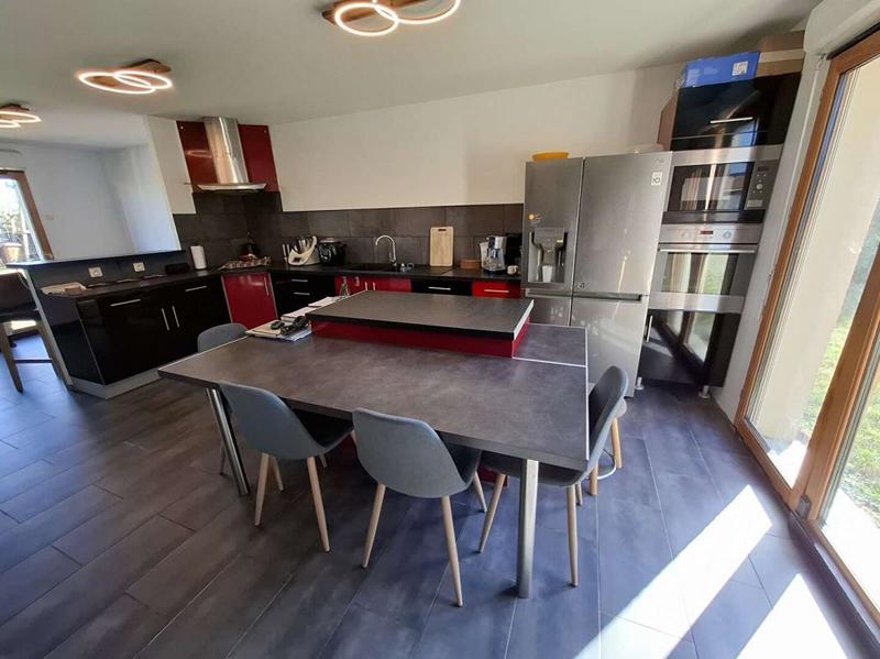 Maison - 137 m² - 9 pièces