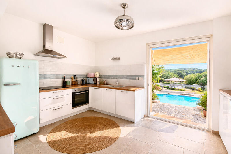 Propriété - 380 m² - 15 pièces