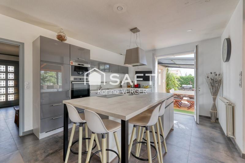 Maison - 166 m² - 6 pièces