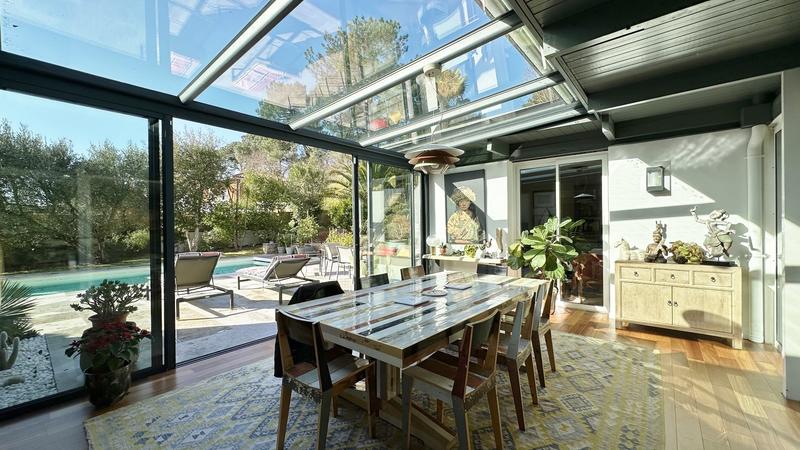 Maison d'architecte - 250 m² - 9 pièces