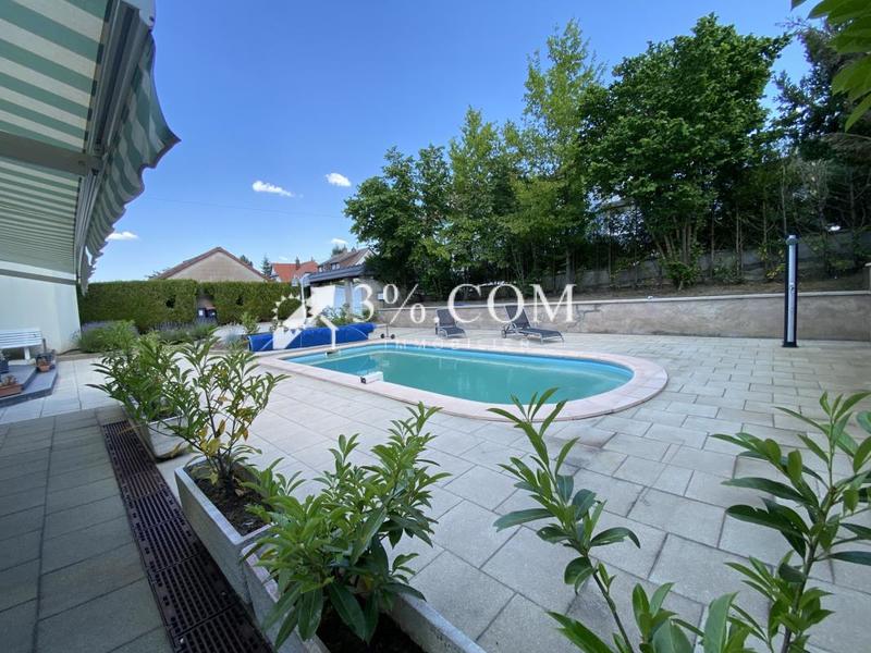 Demeure - 203 m² - 7 pièces