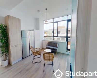 Chambre - 130 m² - 1 pièce