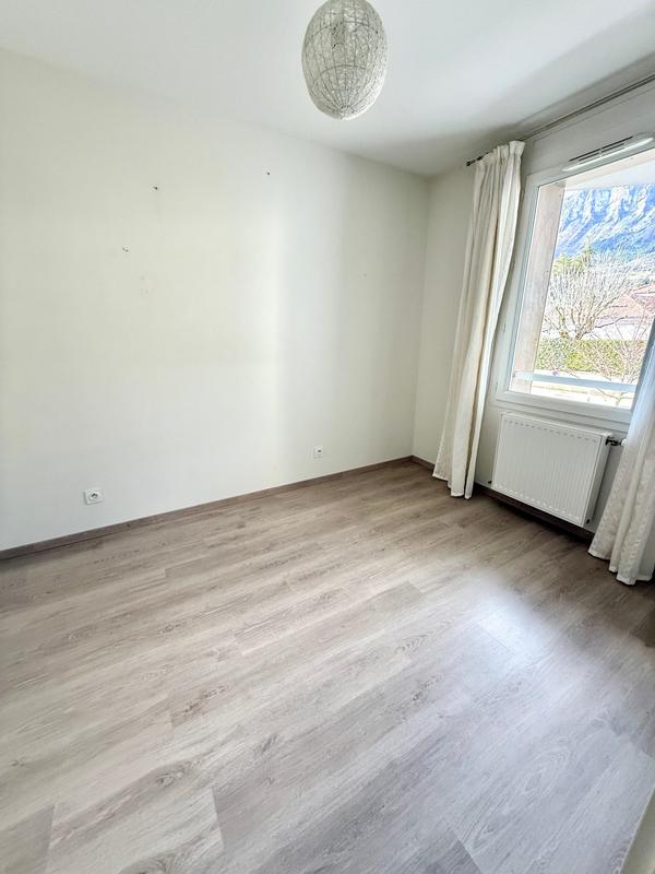 Appartement - 82 m² - 3 pièces