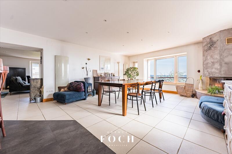 Maison - 350 m² - 10 pièces