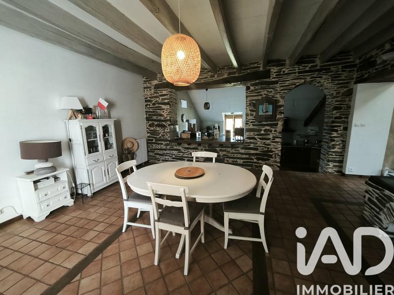 Maison - 328 m² - 11 pièces