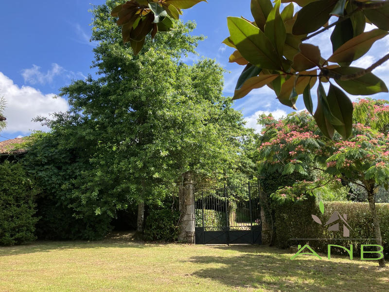 Maison ancienne - 282 m² - 10 pièces