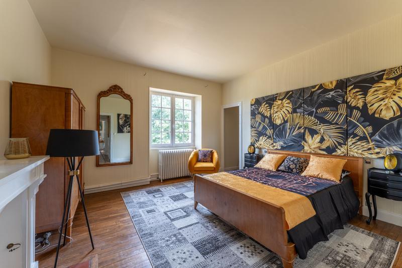 Maison - 340 m² - 12 pièces