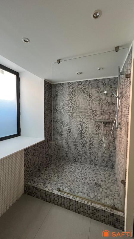 Appartement - 236 m² - 5 pièces