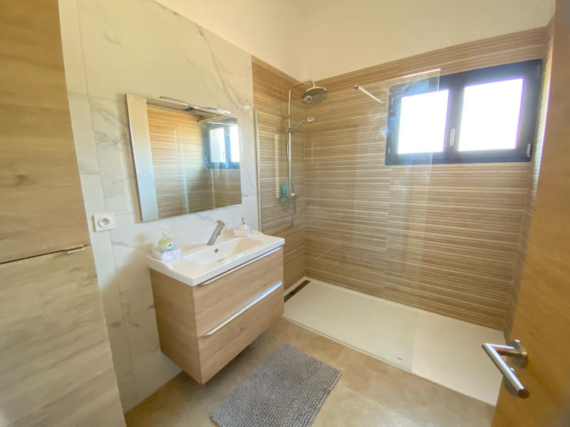 Maison - 230 m² - 5 pièces