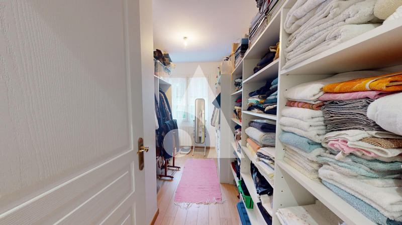 Maison - 156 m² - 8 pièces