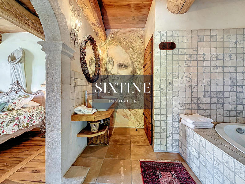 Maison ancienne - 552 m² - 10 pièces