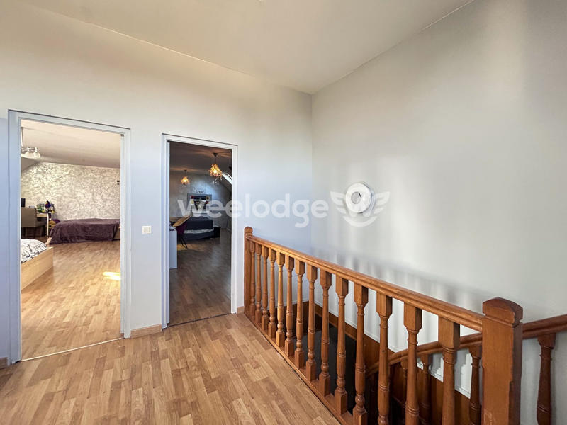 Maison - 180 m² - 9 pièces