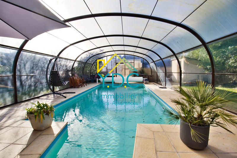 Maison - 205 m² - 8 pièces