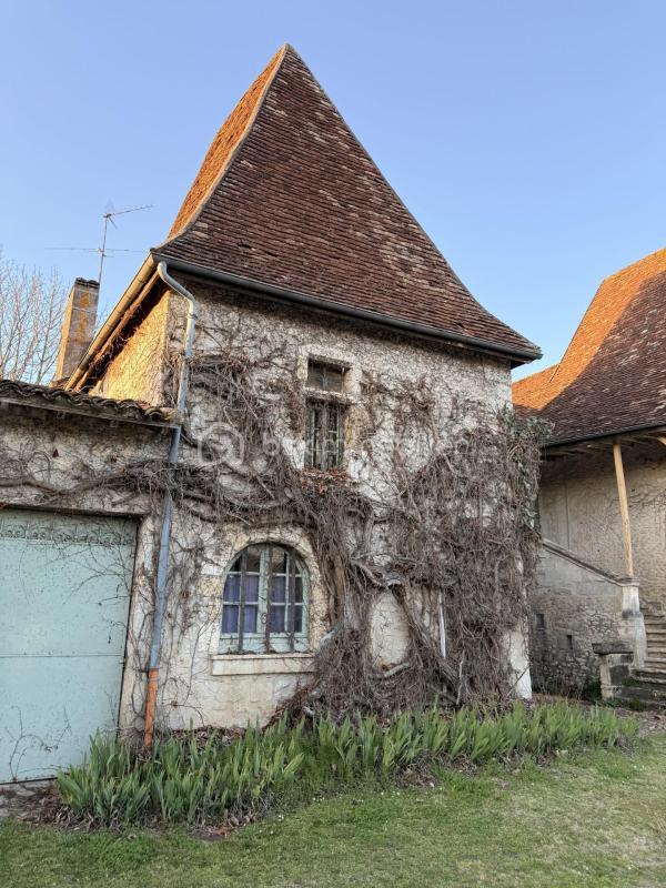 Maison - 300 m² - 10 pièces