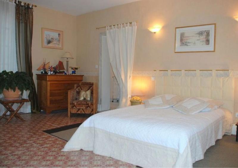 Maison - 290 m² - 9 pièces