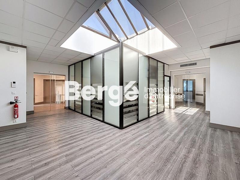 Bureau - 57 m² - 1 pièce