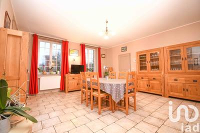 Maison - 235 m² - 8 pièces