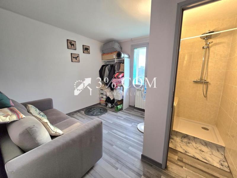 Maison - 99 m² - 6 pièces