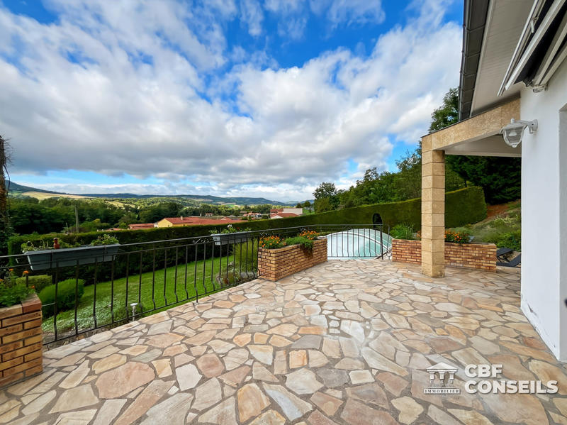 Maison - 206 m² - 7 pièces