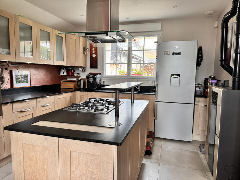 Maison - 320 m² - 9 pièces