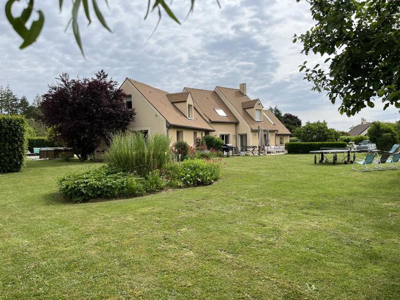 Maison - 264 m² - 8 pièces