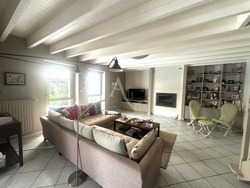 Maison - 144 m² - 8 pièces