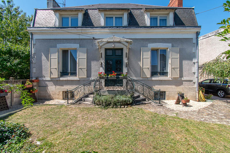 Maison - 222 m² - 9 pièces