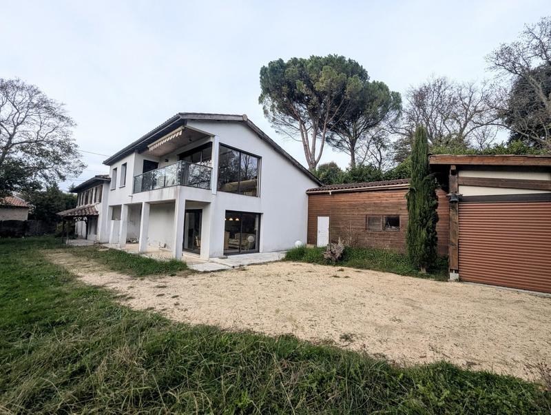 Villa - 289 m² - 7 pièces