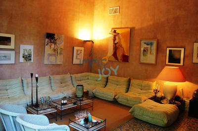 Propriété - 360 m² - 15 pièces