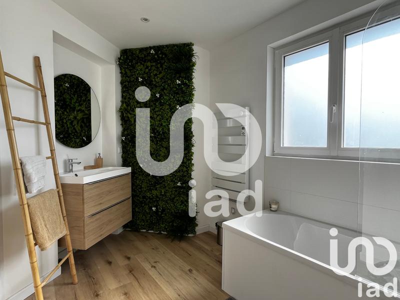 Maison - 182 m² - 8 pièces