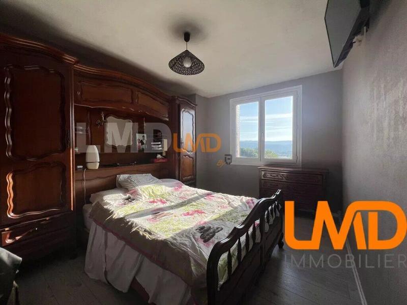 Maison - 187 m² - 8 pièces