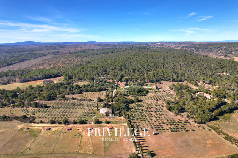 Propriété - 640 m² - 18 pièces