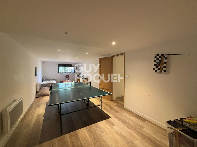 Maison - 251 m² - 8 pièces