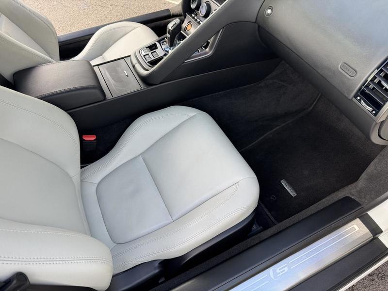 Jaguar F-Type 3.0 V6 380ch s Toit Pano Meridian Pas de Malus