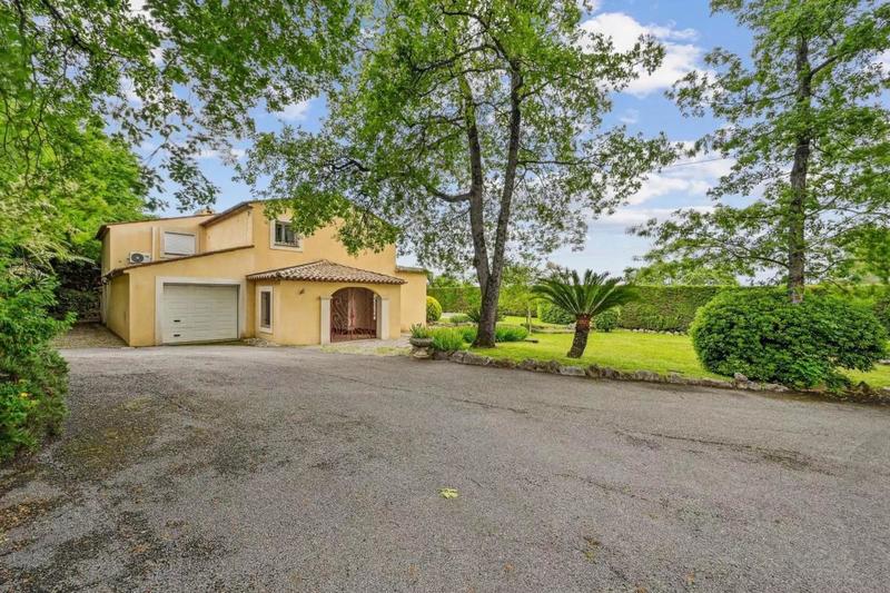 Villa - 250 m² - 7 pièces