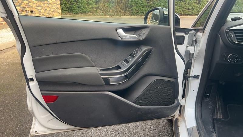 Ford Fiesta VI 1.0 SCTi EcoBoost 100 Bva Active X - Automatique