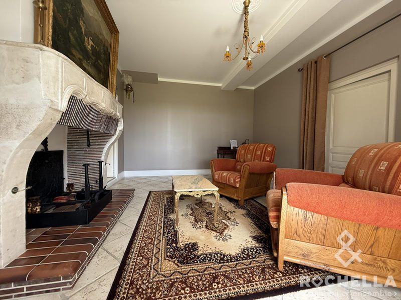 Maison ancienne - 305 m² - 11 pièces