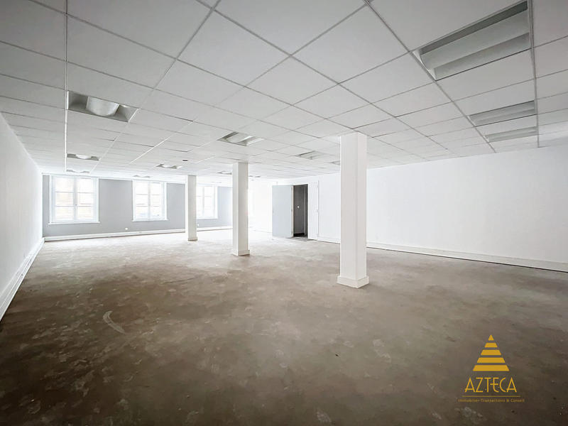 Bureau - 1 002 m²