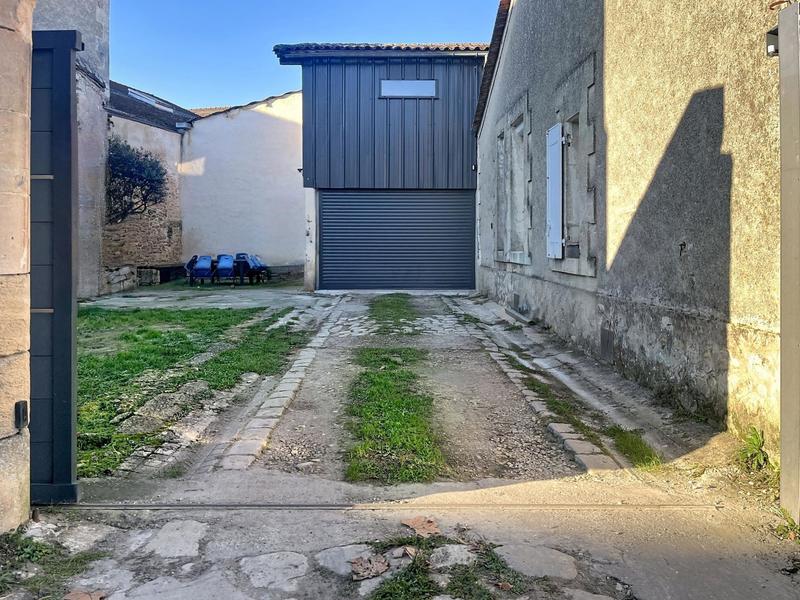 Maison - 270 m² - 7 pièces