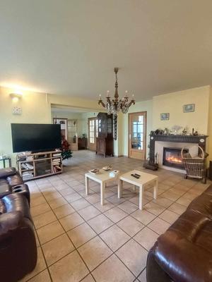 Maison - 320 m² - 10 pièces