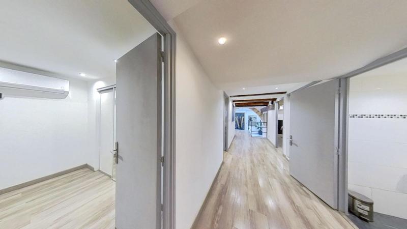 Loft - 151 m² - 5 pièces